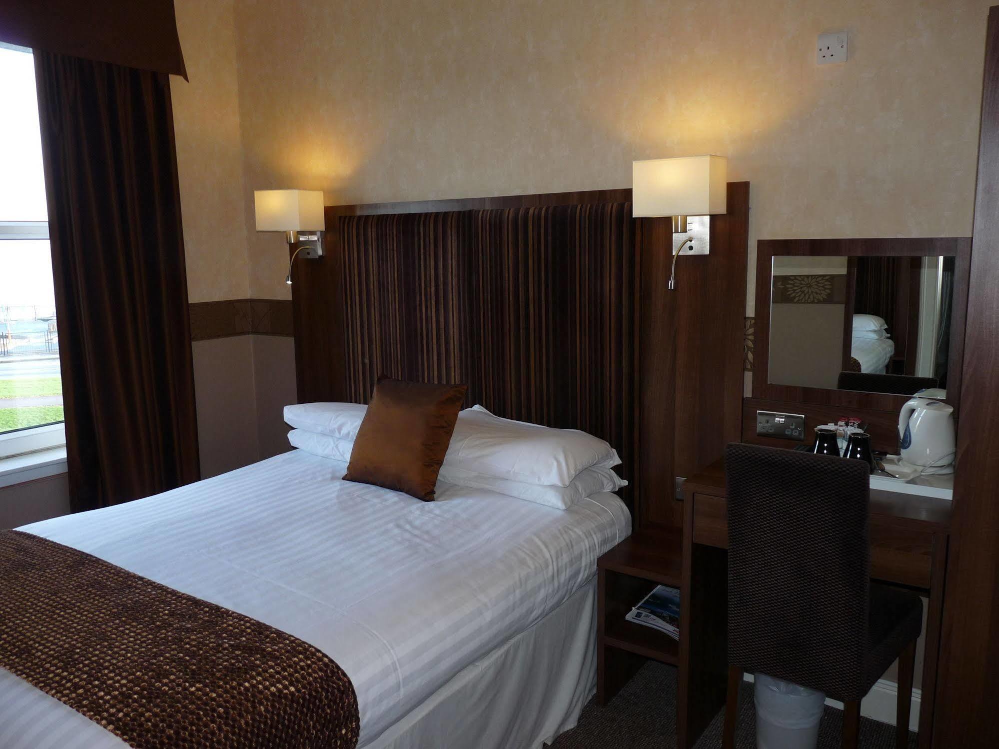 The Park Hotel Dunoon Bagian luar foto